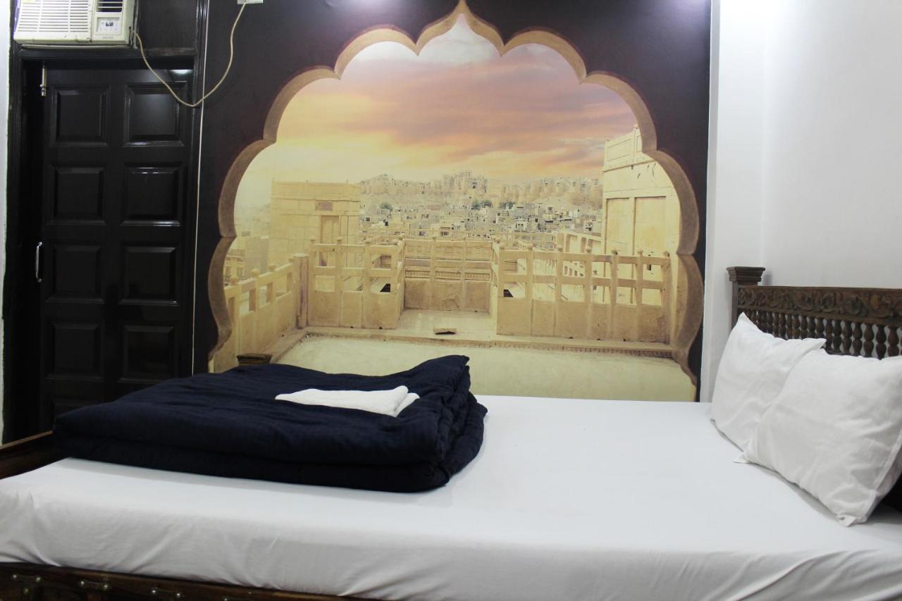 Yes Boss By Backpackers Heaven Right In Centre Of New Delhi Hotel Exterior photo