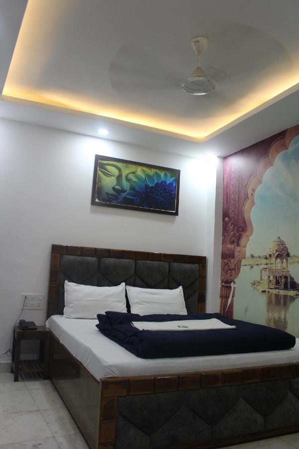 Yes Boss By Backpackers Heaven Right In Centre Of New Delhi Hotel Exterior photo