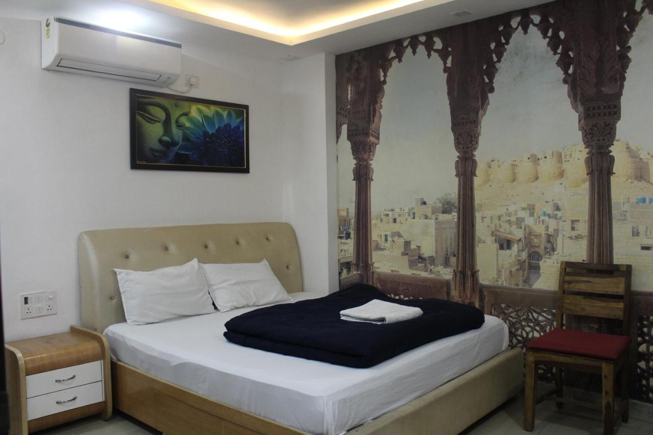 Yes Boss By Backpackers Heaven Right In Centre Of New Delhi Hotel Exterior photo