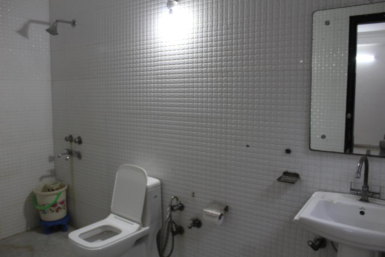 Yes Boss By Backpackers Heaven Right In Centre Of New Delhi Hotel Exterior photo