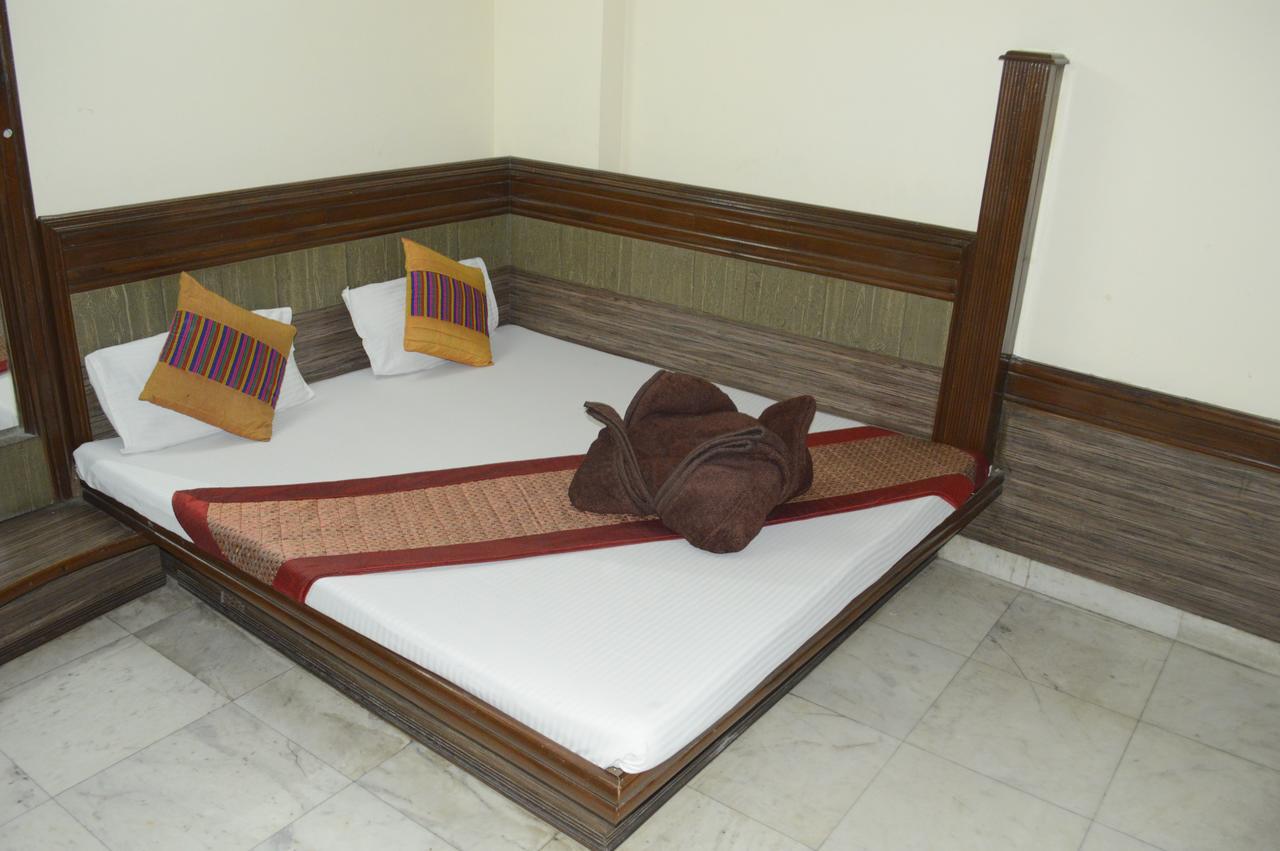 Yes Boss By Backpackers Heaven Right In Centre Of New Delhi Hotel Exterior photo