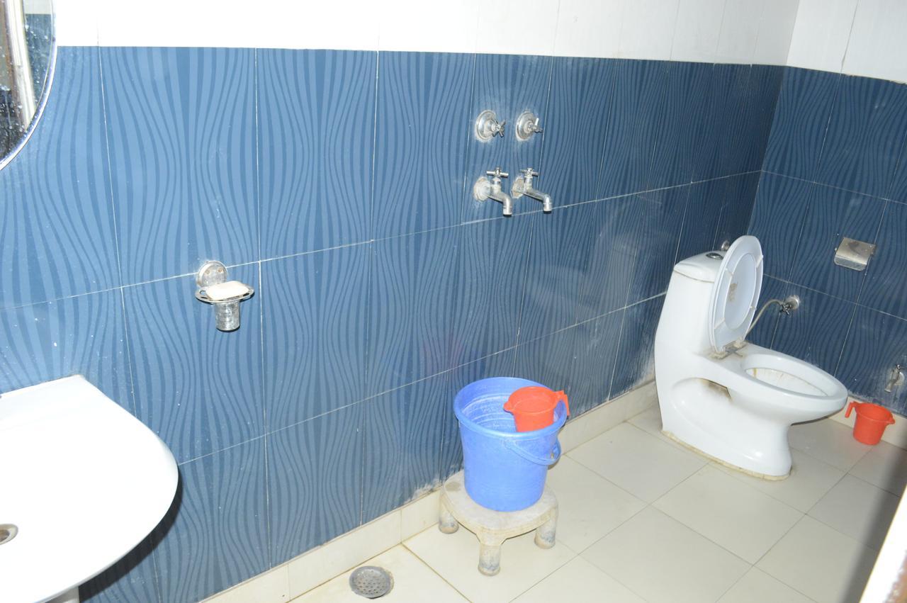 Yes Boss By Backpackers Heaven Right In Centre Of New Delhi Hotel Exterior photo