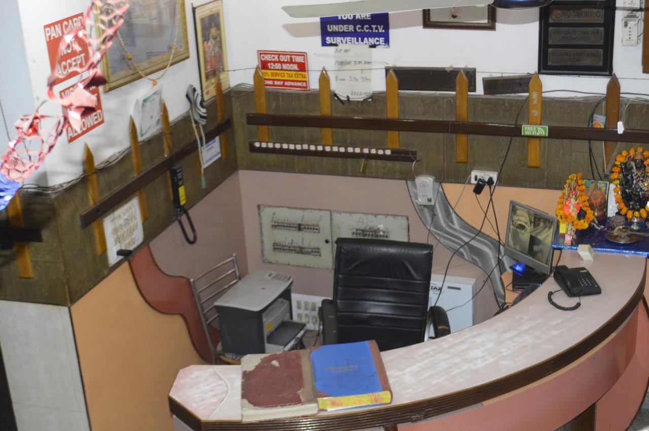 Yes Boss By Backpackers Heaven Right In Centre Of New Delhi Hotel Exterior photo