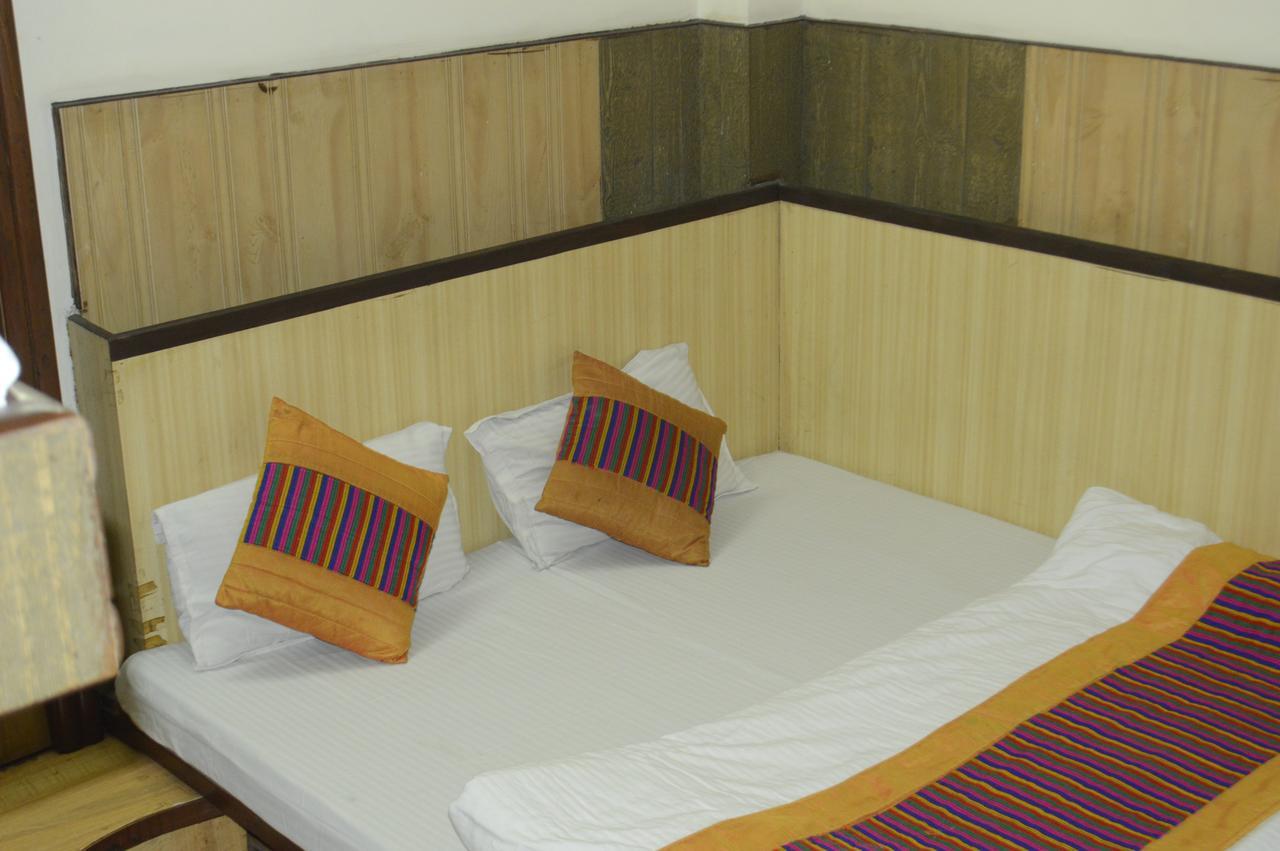Yes Boss By Backpackers Heaven Right In Centre Of New Delhi Hotel Exterior photo