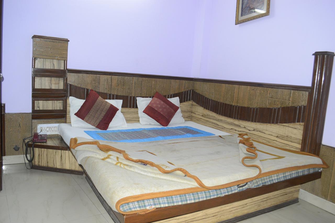 Yes Boss By Backpackers Heaven Right In Centre Of New Delhi Hotel Exterior photo