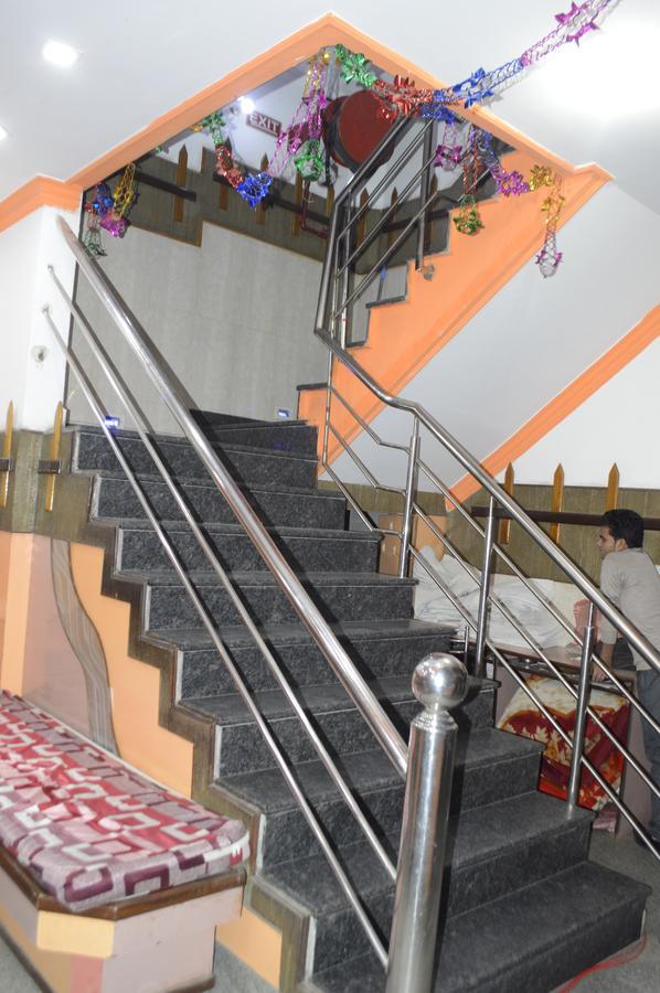 Yes Boss By Backpackers Heaven Right In Centre Of New Delhi Hotel Exterior photo