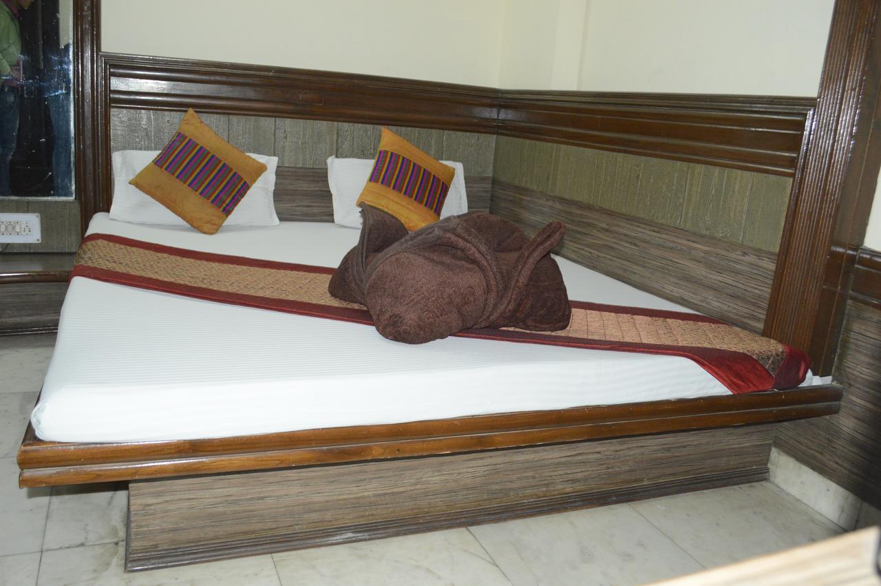 Yes Boss By Backpackers Heaven Right In Centre Of New Delhi Hotel Exterior photo