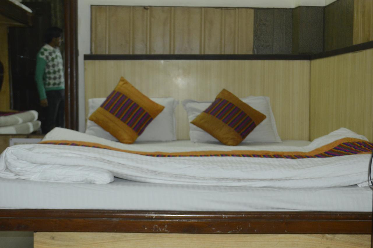 Yes Boss By Backpackers Heaven Right In Centre Of New Delhi Hotel Exterior photo