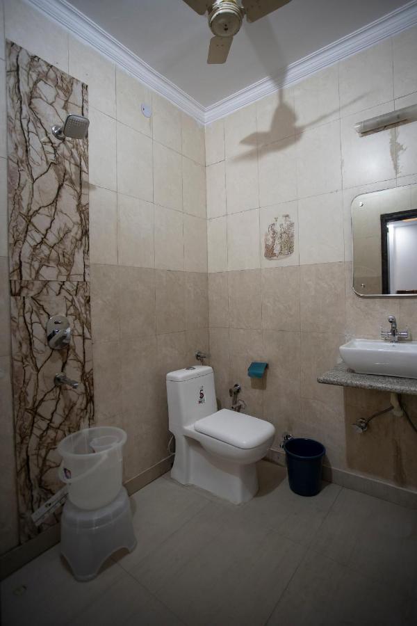 Yes Boss By Backpackers Heaven Right In Centre Of New Delhi Hotel Exterior photo